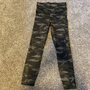 Athleta Ultimate Camo 7/8 Tight